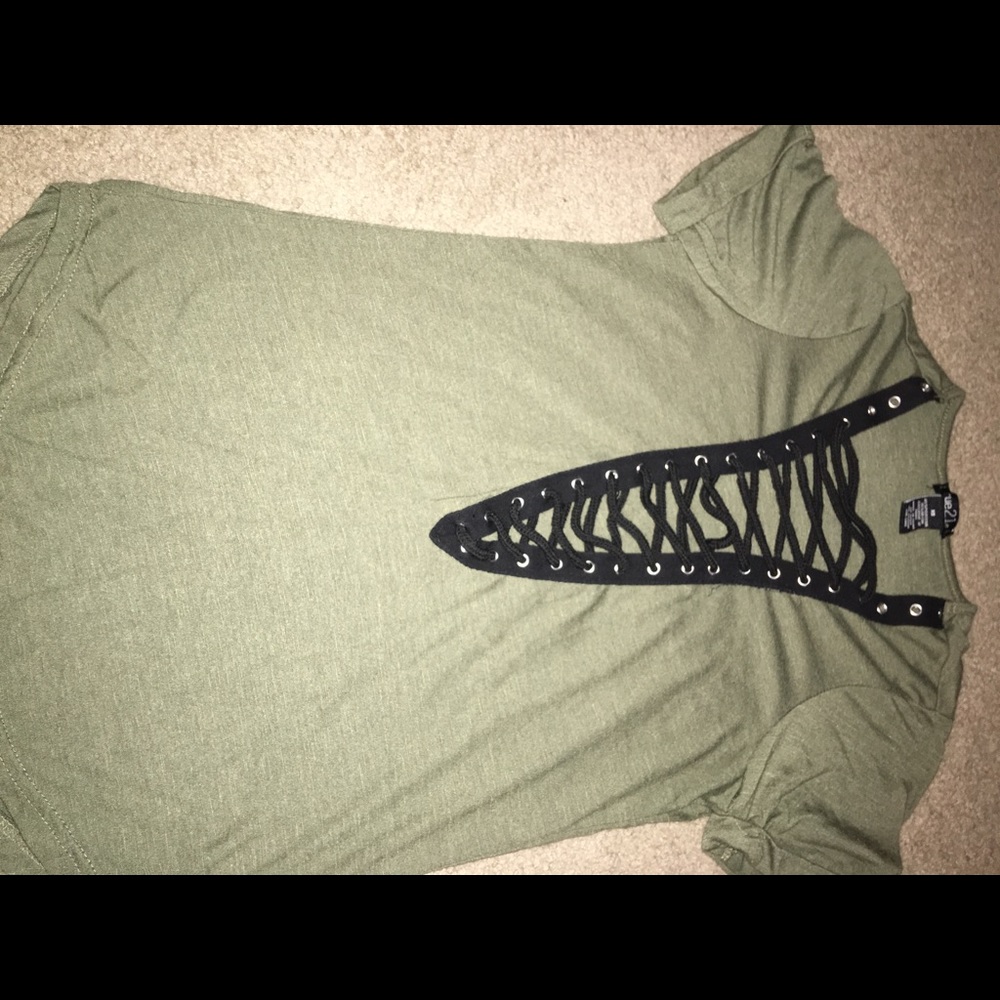 RUE 21 OLIVE GREEN FRONT LACE UP T-SHIRT